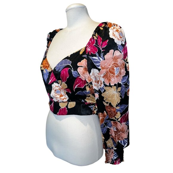 Band of the Free NWT Camille Berry Floral Crossover Top Sz XS Womens Black - Picture 4 of 8